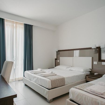 Hotel Baia Marina Cupra Marittima Bagian luar foto