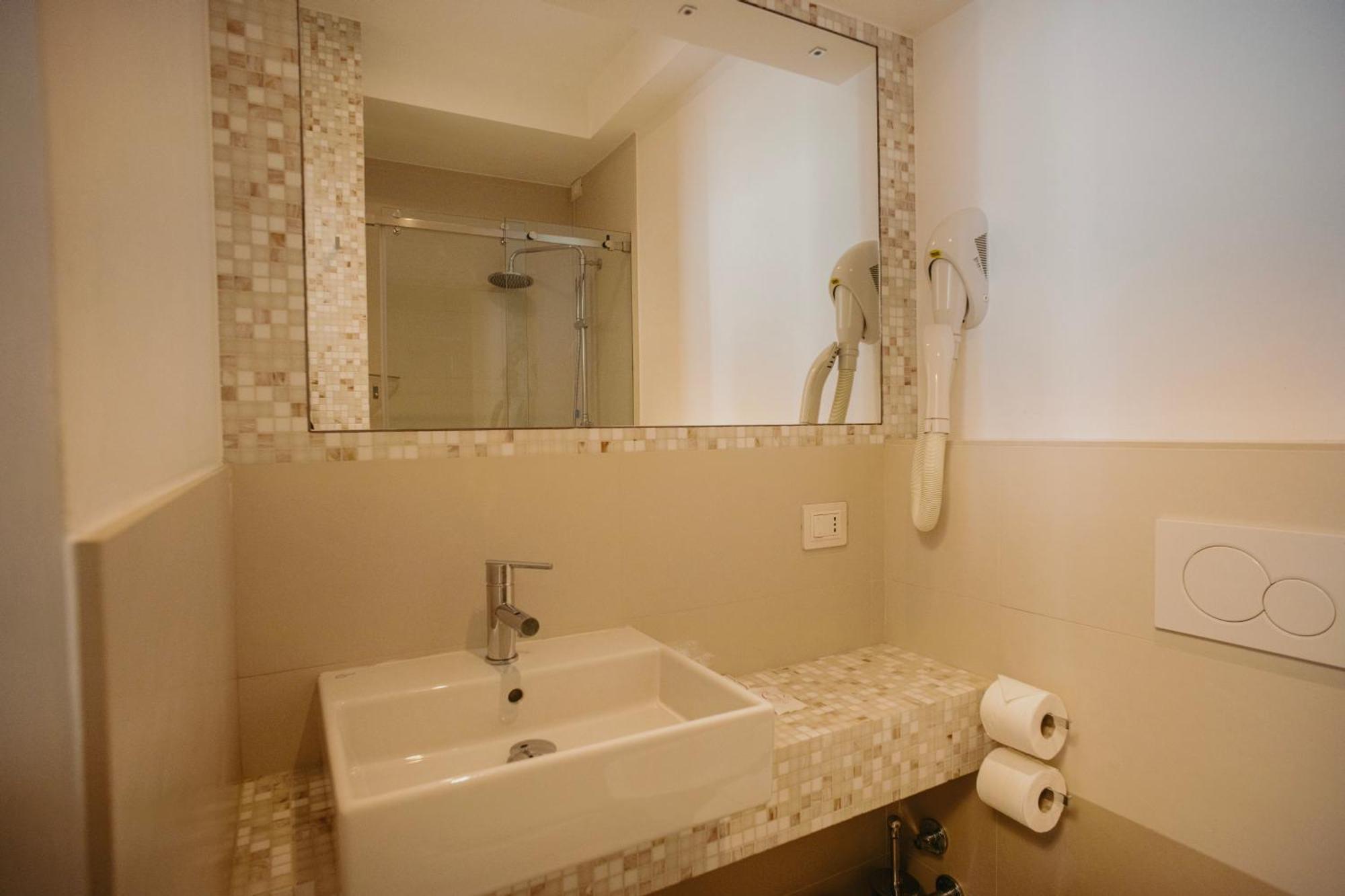 Hotel Baia Marina Cupra Marittima Bagian luar foto