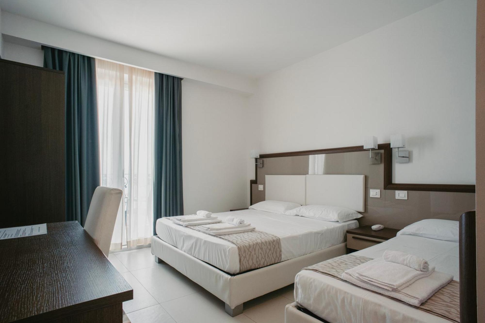Hotel Baia Marina Cupra Marittima Bagian luar foto