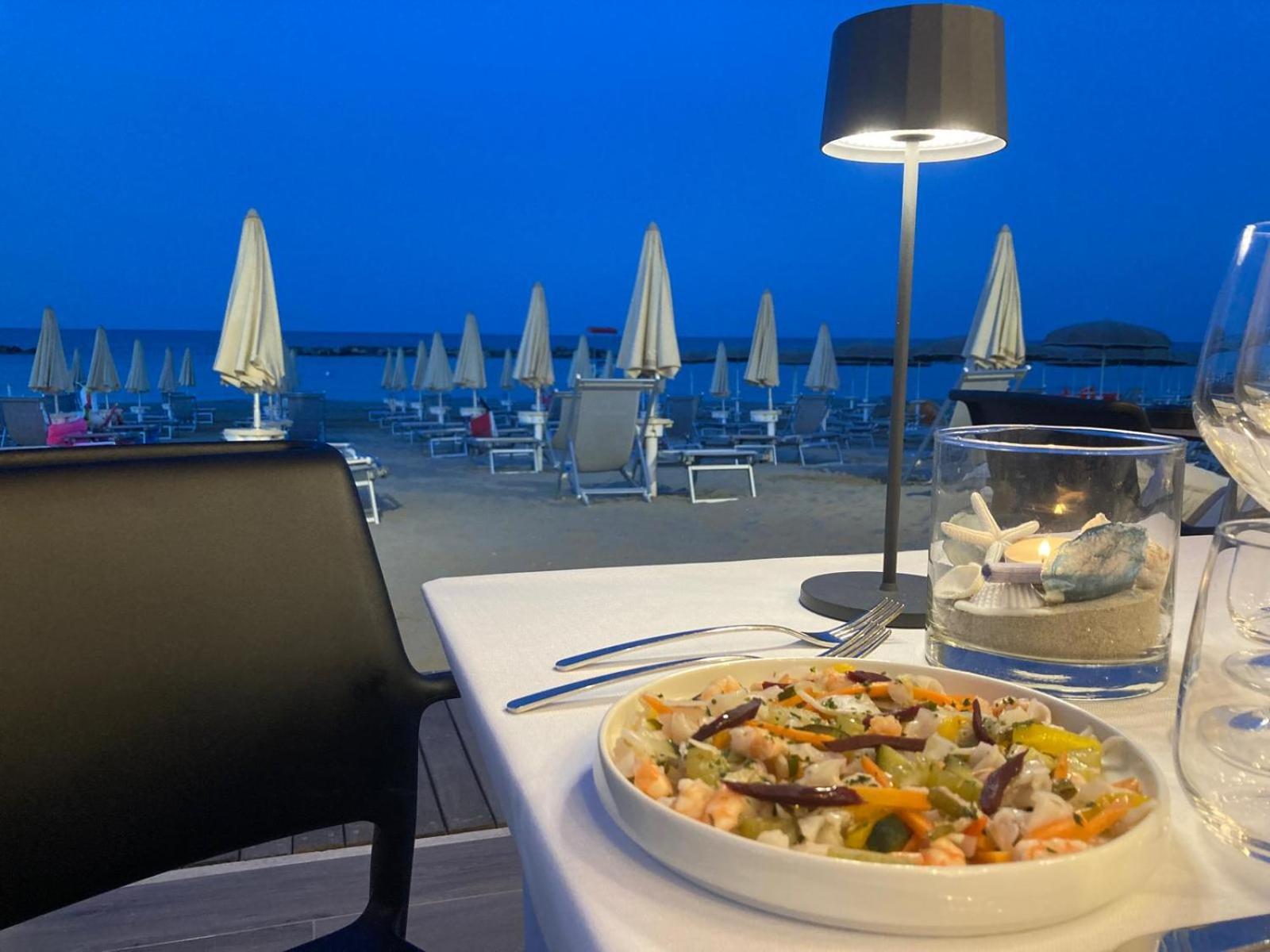 Hotel Baia Marina Cupra Marittima Bagian luar foto