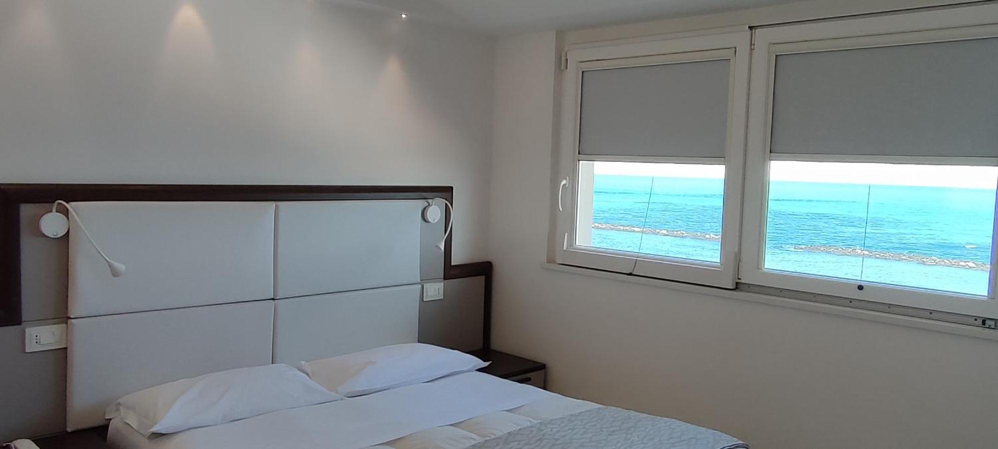 Hotel Baia Marina Cupra Marittima Bagian luar foto