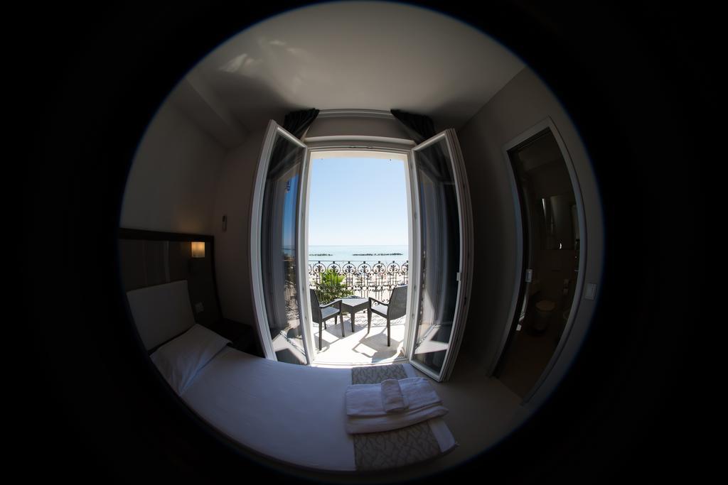 Hotel Baia Marina Cupra Marittima Bagian luar foto
