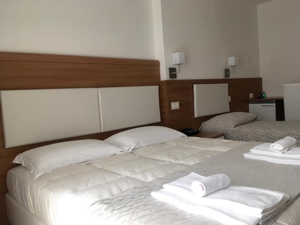 Hotel Baia Marina Cupra Marittima Bagian luar foto