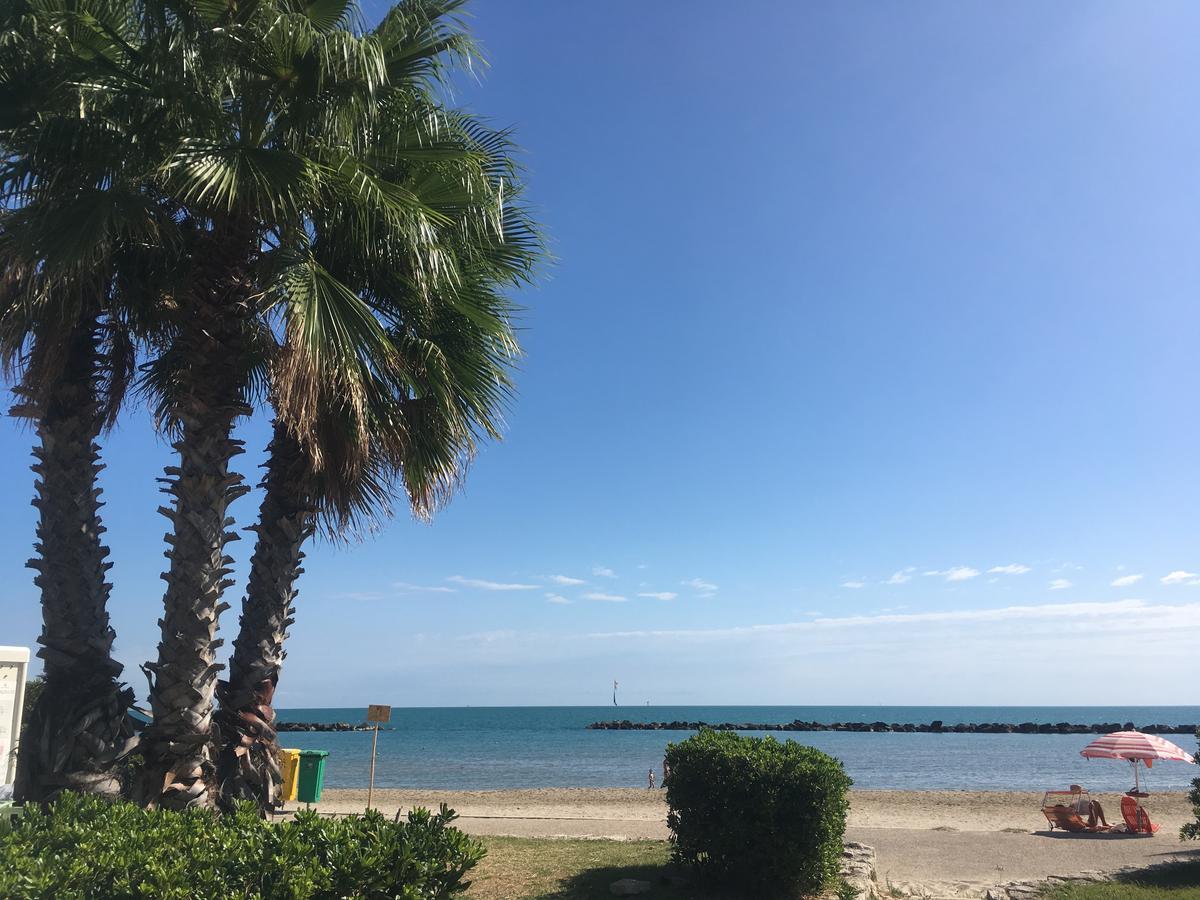Hotel Baia Marina Cupra Marittima Bagian luar foto