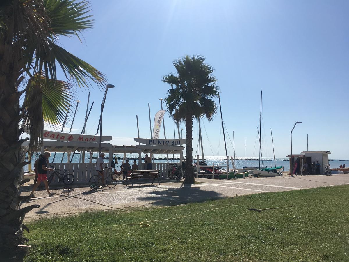 Hotel Baia Marina Cupra Marittima Bagian luar foto